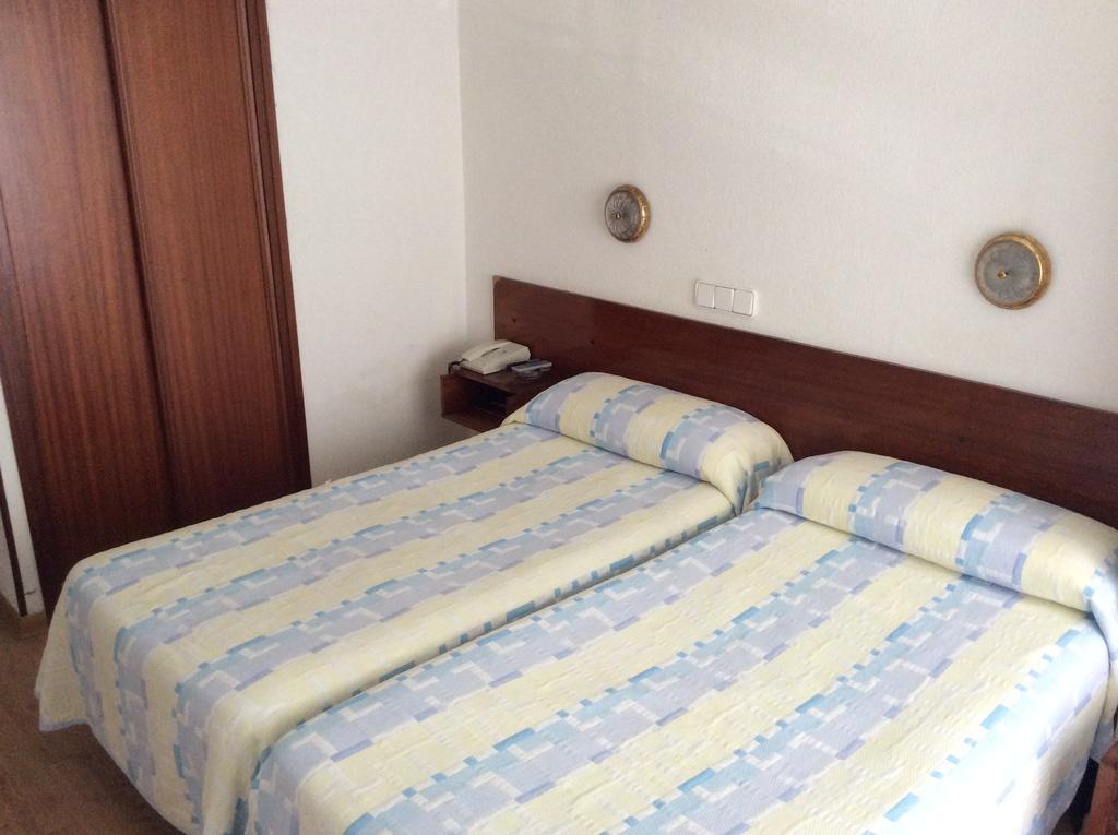 Hostal Liebana Santander Oda fotoğraf